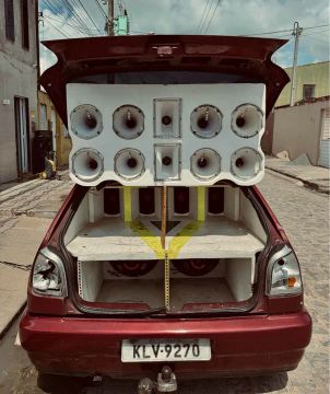 Gol 1999 com som 
