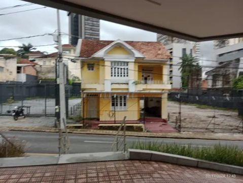 A.Moura Gestor Imobiliário Aluga um Terreno com 2.000m2 na José Malcher, Belém, Pa