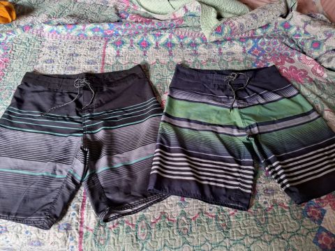 Shorts de Praia Masculinos - Tamanho M - Pretos e Verde