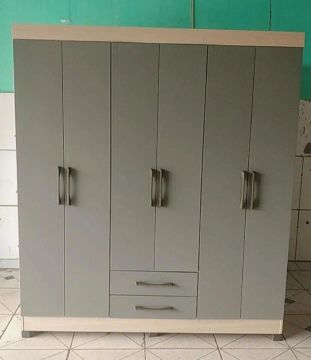 Promoção Guarda-Roupa Escócia Capuccino/Onix 06 portas com 02 gavetas novos.  
