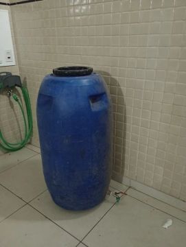 Barril de água 200 litros
