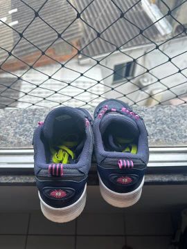Adi2000 tenis
