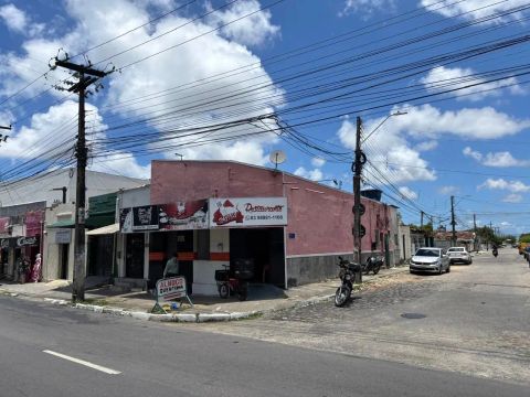 Imóvel de Esquina Em Cruz Das Armas C/8,00x25,00 C/200m² de Área construída