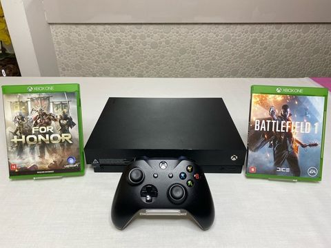 Xbox One X 1TB Seminovo + 2 Jogos Físicos Garantia - FFSTOREGAMES 