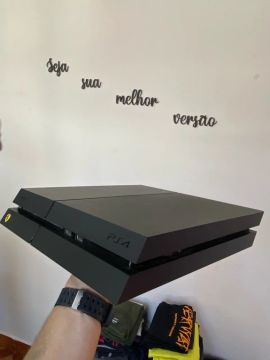 PlayStation 4 com 1.1TB de armazenamento