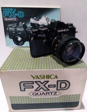 Máquina Fotográfica YASHICA FX-D QUARTZ