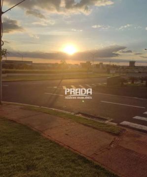 Terreno à venda no Condomínio Cyrela Buritis com 769 m²- Uberlândia/MG.