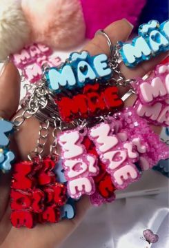 Chaveiros personalizados com nome 'Mãe' a partir de 20 unidades 3,50
