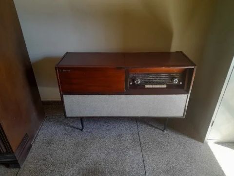 Antiga Radio e Vitrola anos 60 Philips Stereo Valvulada Funcionando