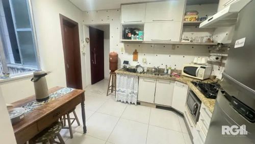 Apartamento com 3 quartos na Cidade BaixaApartamento 75m² SEMIMOBILIADO com 3 do