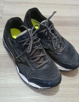 Tênis Mizuno Wave Mirai 42