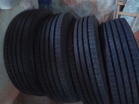 Pneus para Caminhão - 4 pneus Novos