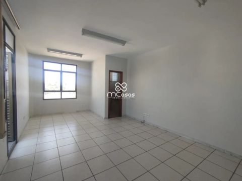 Sala Comercial no Coração de Betim! REF: 381
