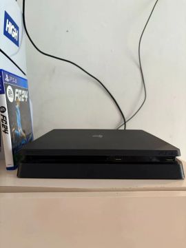 Ps4 slim 1TB 