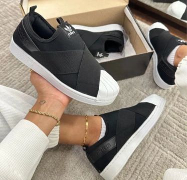 Tênis Adidas Slip On, novo
