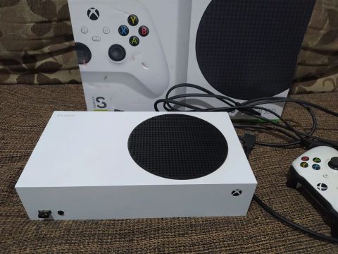Xbox séries S na caixa