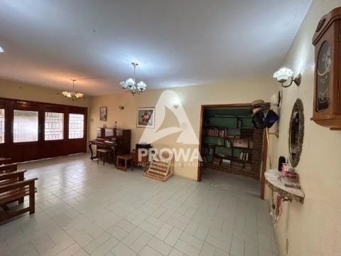 Casa ampla com excelente localização no Centro, próxima da orla de Juazeiro