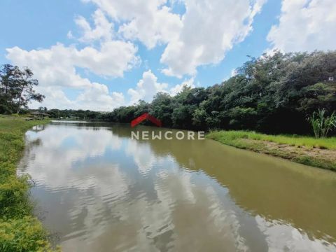Lote em condomínio em Rua Clarice Rocha de Souza - Jardim Laguna - Indaiatuba/SP