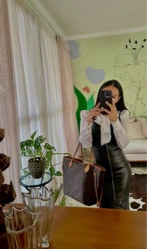 Vestido Preto de Couro