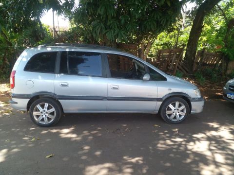 Zafira 7 lugares conservada