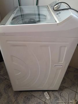 Máquina de Lavar Roupa Automática