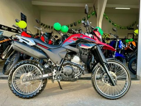 Lander 250 ABS / Vermelha / 2024 com 2025 em dia!