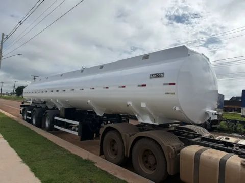 CARRETA TANQUE VANDERLEIA
