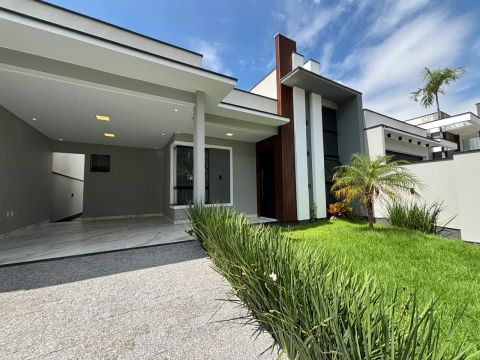 Casa com 3 dormitórios à venda em Tijucas/SC