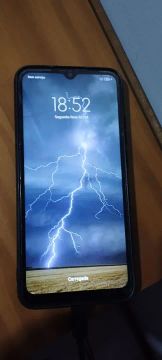 Smartphone Android com tela de 6.5 polegadas