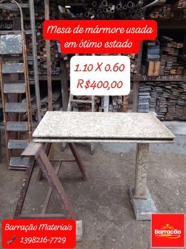 MESA DE MÁRMORE USADA EM ÓTIMO ESTADO.