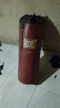 Saco de Pancada Knockout 90cm(cheio)