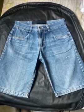 Bermuda jeans Hering número 40 condições como nas fotos 