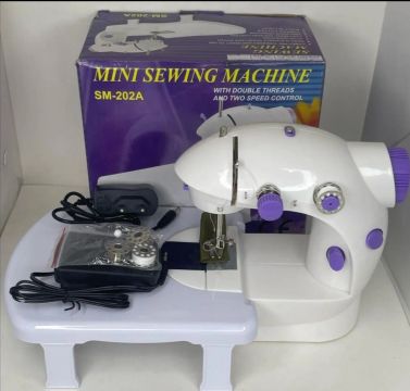 Mini Máquina de Costura Portátil com Mesa de Apoio 
