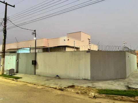 Imóvel para venda possui 165 metros quadrados com 2 quartos em Aponiã - Porto Velho - RO