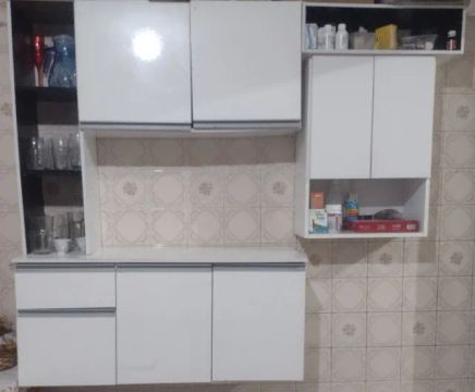 Armário de cozinha pequeno 