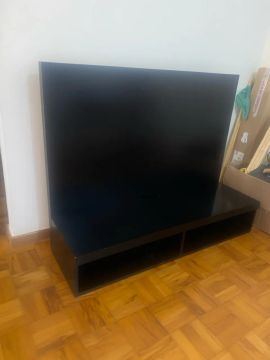 Rack de TV com painel - Preto 