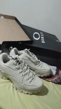 Bota Oakley Original - Pouco Uso - Numeração 39 BR