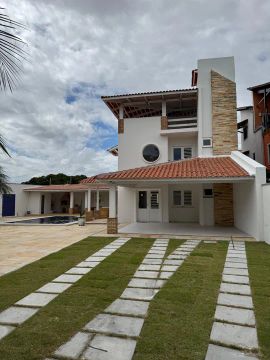 CASA TRIPLEX COM PISCINA VISTA COCÓ