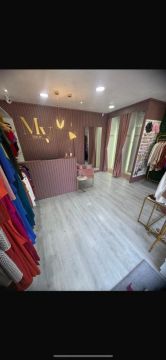 Loja de Roupas feminina com estoque e instalações