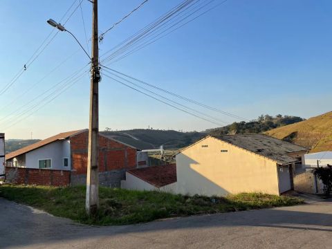 Terreno com ótima localização, bairro tranquilo 