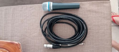 Microfone com cabo 