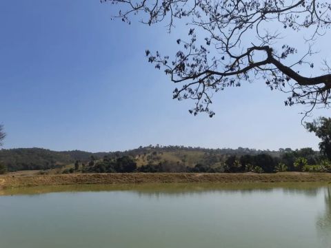 Vendo Terrenos de 20.000m2 em Condomínio Maravilhoso com Pagamento Facilitado