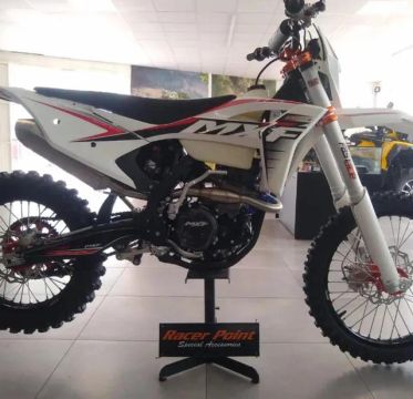Motos MXF 300 no Brasil