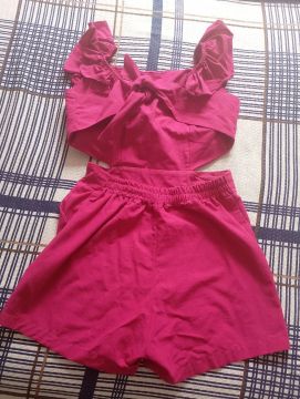 Vendo roupas semi novas 