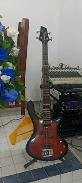 Baixo Elétrico Waldman ativo 4 cordas 