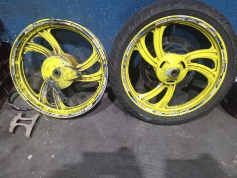 Rodas de liga leve Yamaha Fazer 250 2008