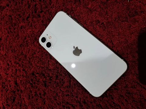IPHONE 11 - 128GB - BRANCO - SEM DETALHES - COM CAIXA ORIGINAL - PROMOÇÃO IMPERDÍVEL