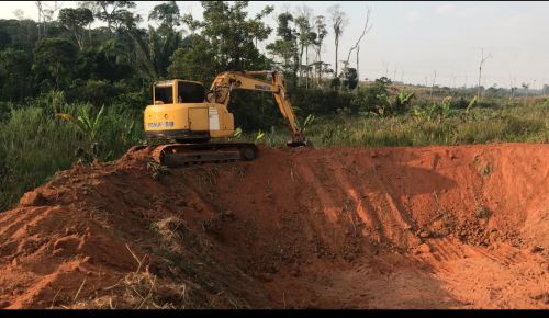 Escavadeira Komatsu 138 2010