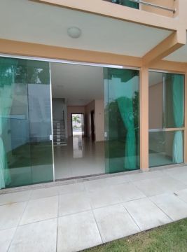 Casa Duplex 3 Dormitórios sendo suítes. Semi-mobiliado.Aleixo 
