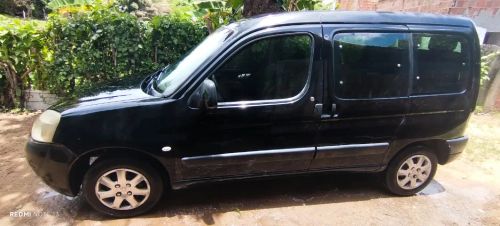 Peugeot Partner ótimo estado, pegando bem !!!